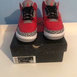 Jordan Retro 3s Unite Fire Red size 4Y or Woman’s 5.5